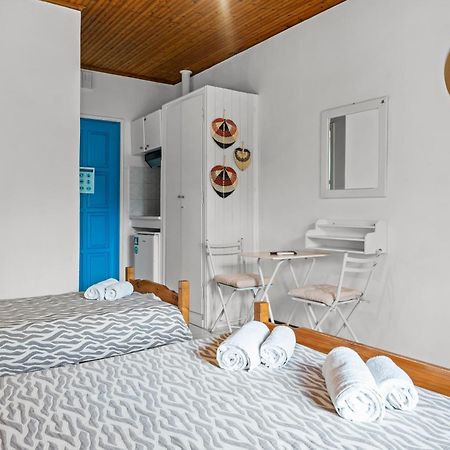 Oceanis Rooms Mikros Gialos Exterior photo