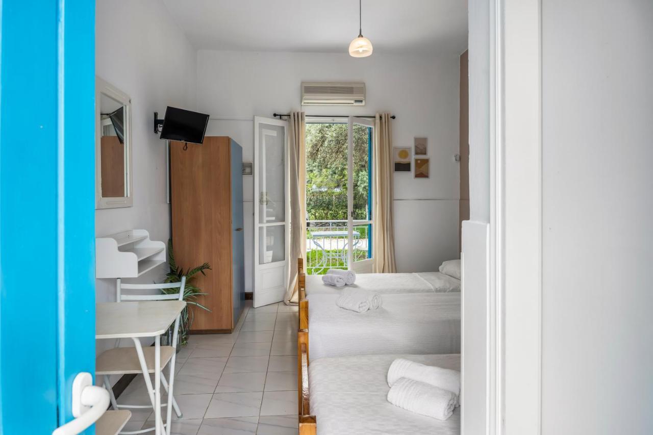 Oceanis Rooms Mikros Gialos Exterior photo