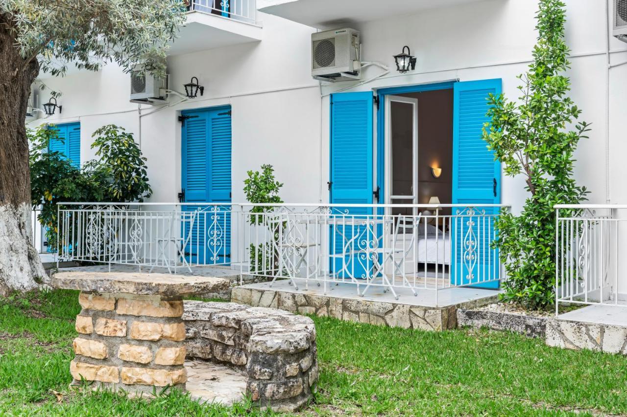 Oceanis Rooms Mikros Gialos Exterior photo